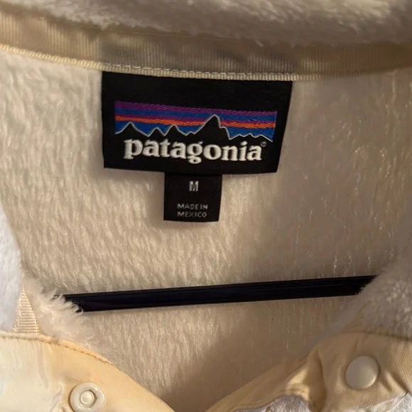 Patagonia Cream Fleece Pullover - Picture 2 of 3